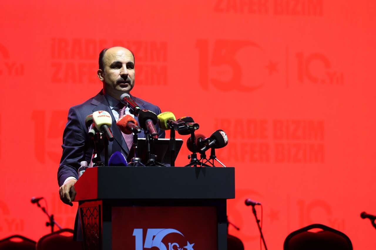 Konya'da 15 Temmuz gecesi! Kılıçarslan Meydanı'na insan seli 26